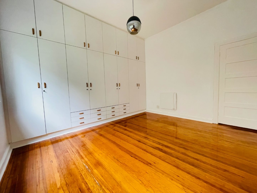 To Let 2 Bedroom Property for Rent in Vredehoek Western Cape
